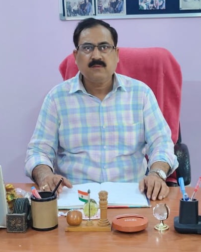 Er. Arvind Swami, Managing Director of S.V Private ITI, at his desk